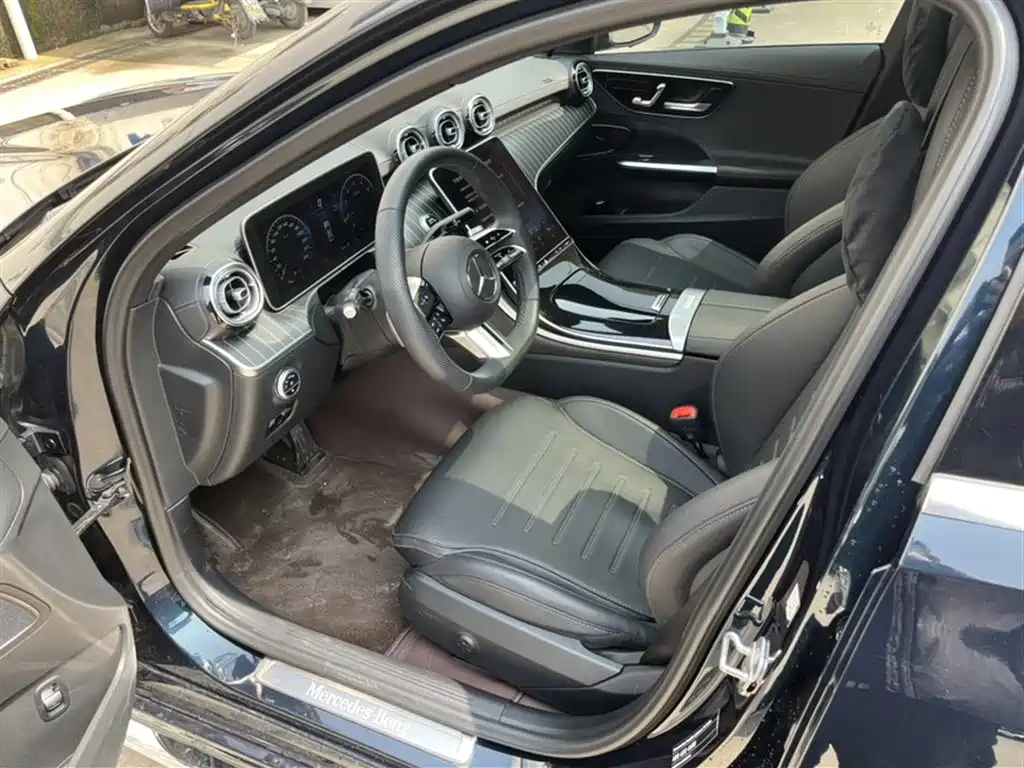 Mercedes-Benz C-Class 2023 — фото 14