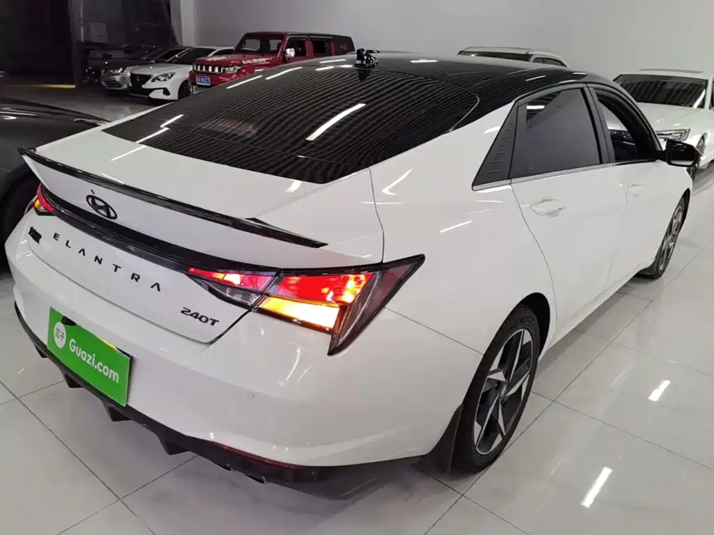 Hyundai Elantra 2023