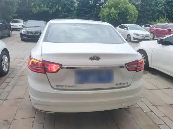 Ford Escort 2015