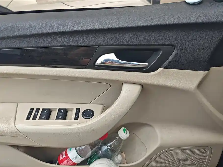 Roewe 360 2016