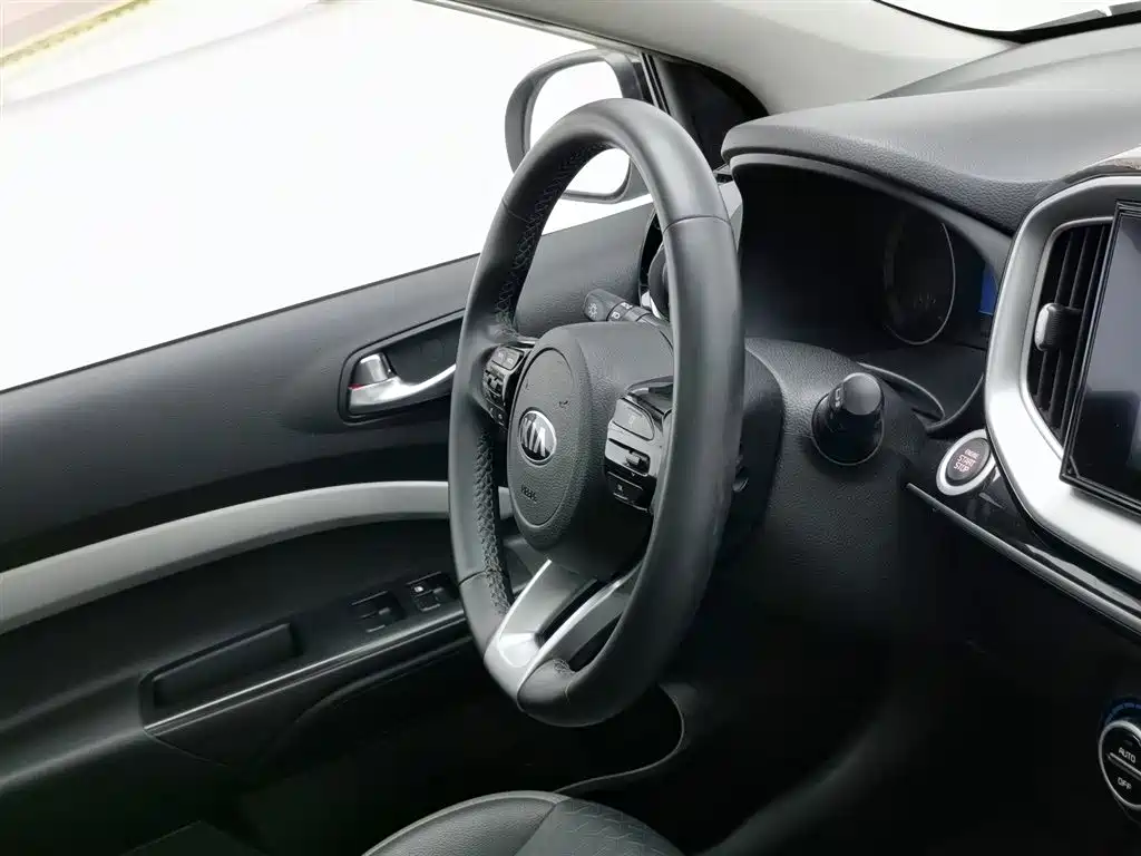 Kia KX1 2019 — фото 22