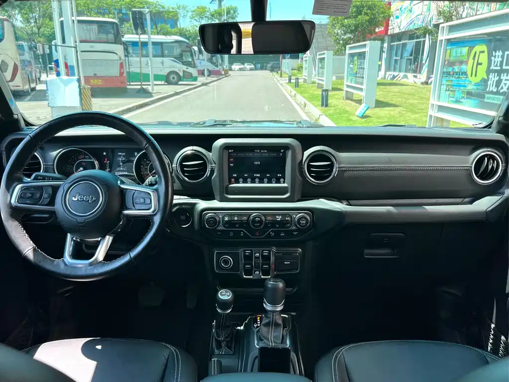 Jeep Wrangler 2021 — фото 10