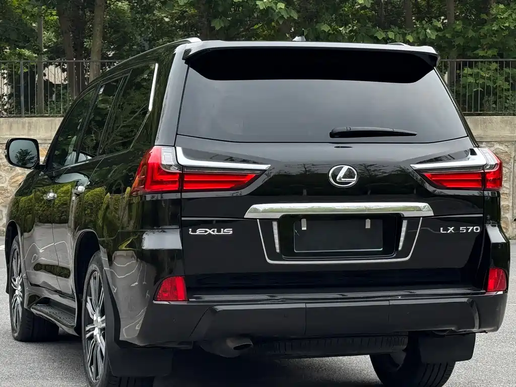 Lexus LX 2018 — фото 4