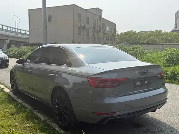Audi A4L 2017