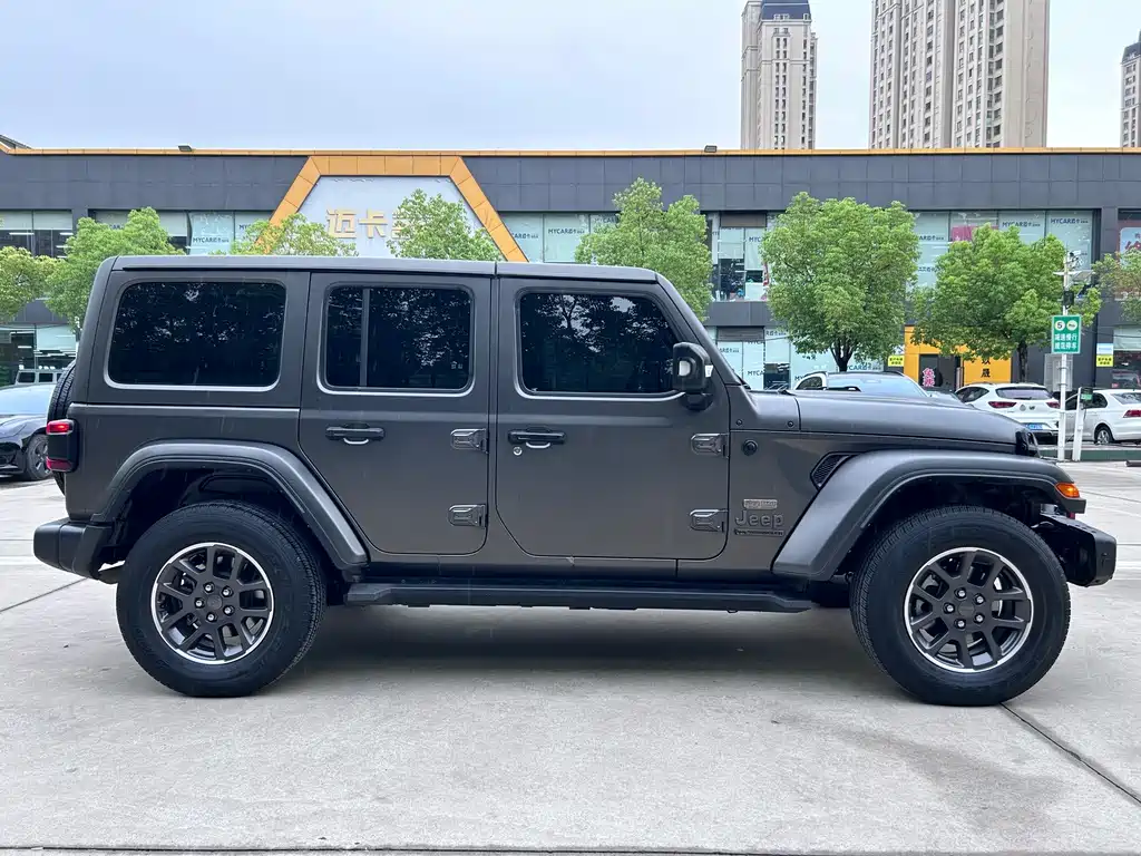 Jeep Wrangler 2021 — фото 8