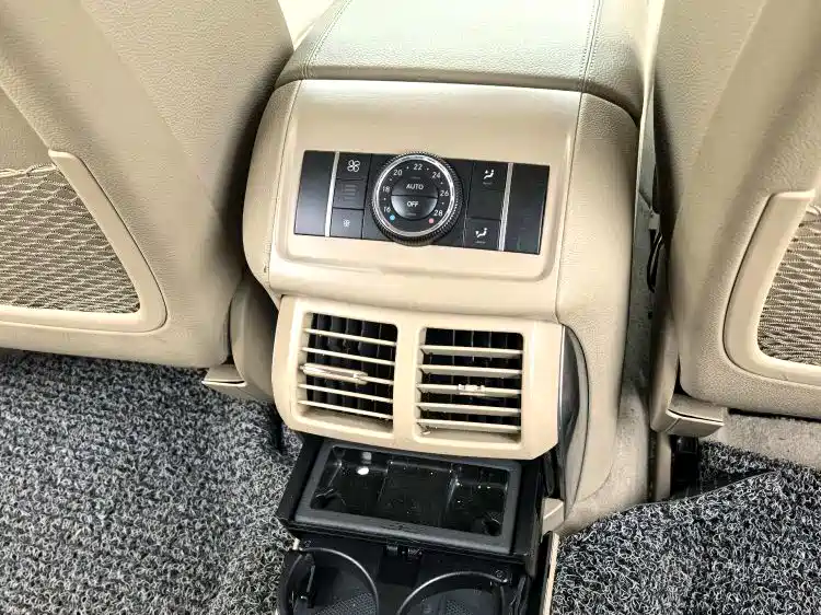 Mercedes-Benz R-Class 2011 — фото 15