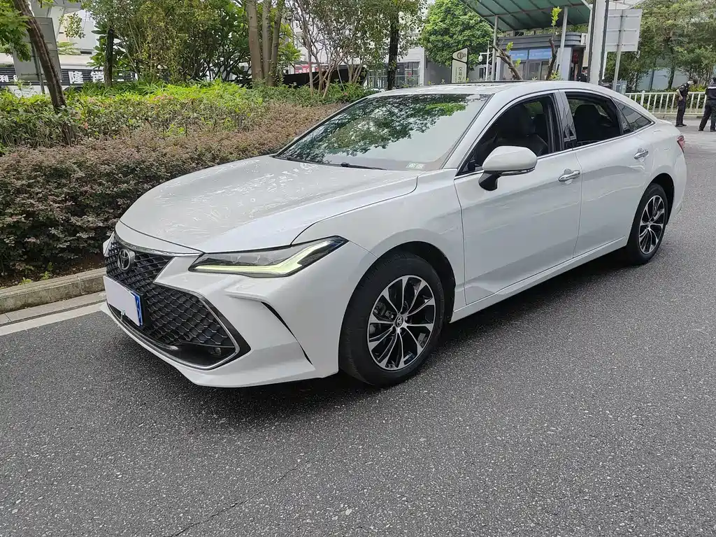 Toyota Avalon 2023 — фото 1