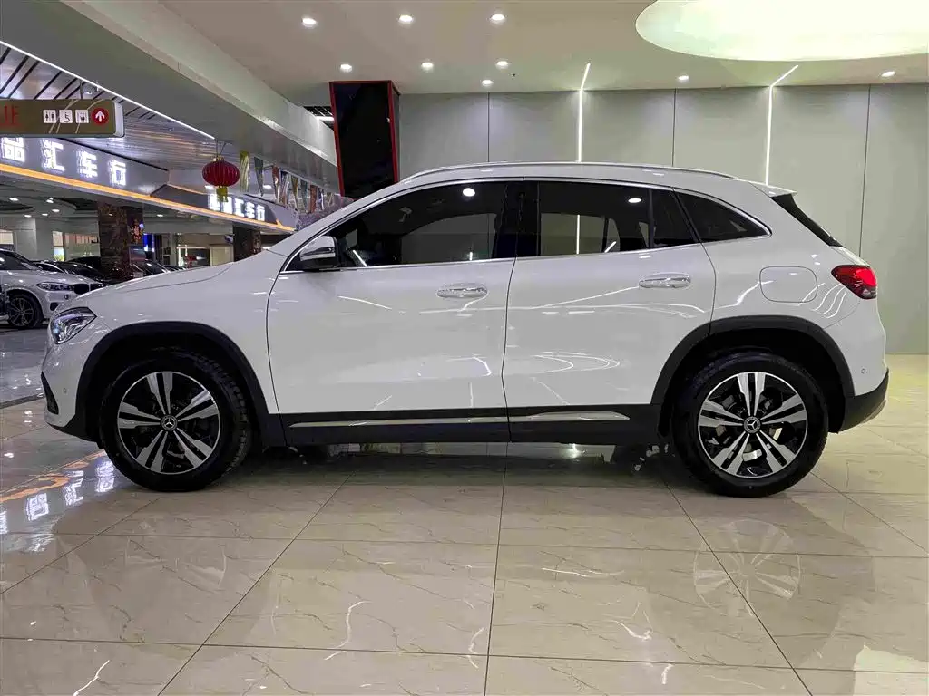 Mercedes-Benz GLA 2023