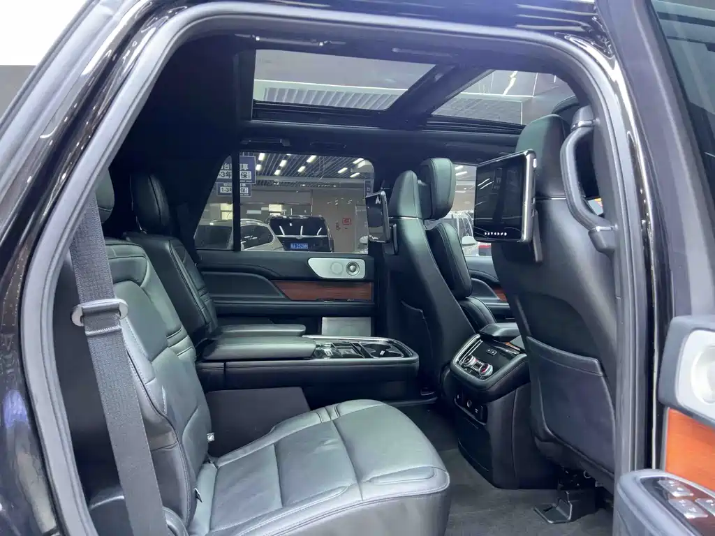 Lincoln Navigator 2018 — фото 6