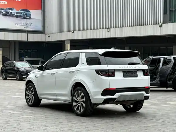 Land Rover Discovery Sport 2024