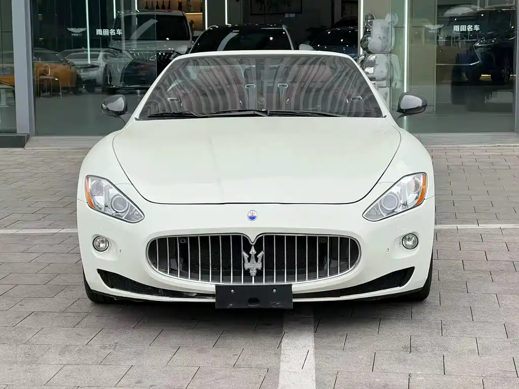 Maserati Grancabrio 2011 — фото 2