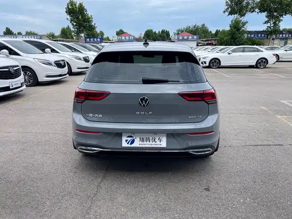 Volkswagen Golf 2021