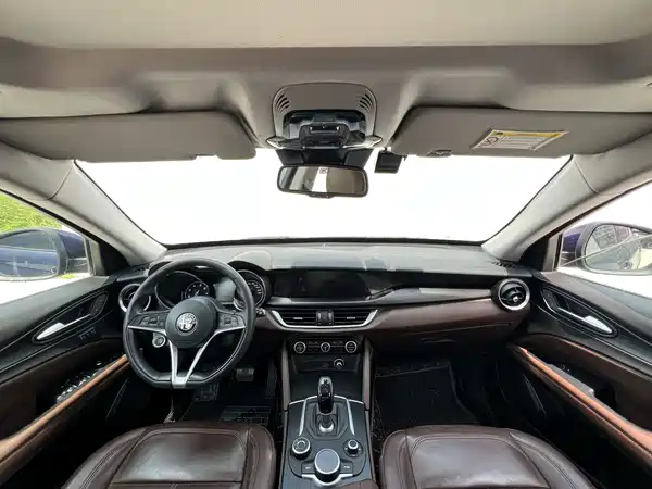 Alfa Romeo Stelvio 2019