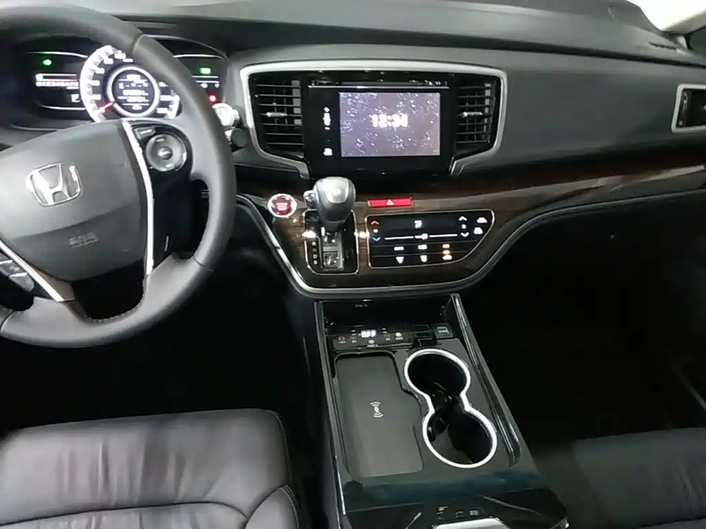 Honda Odyssey 2015 — фото 13