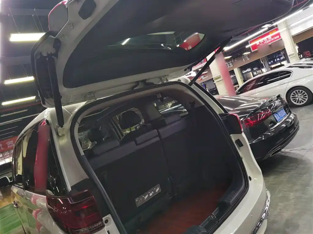 GAC Motor Trumpchi M8 2022 — фото 15