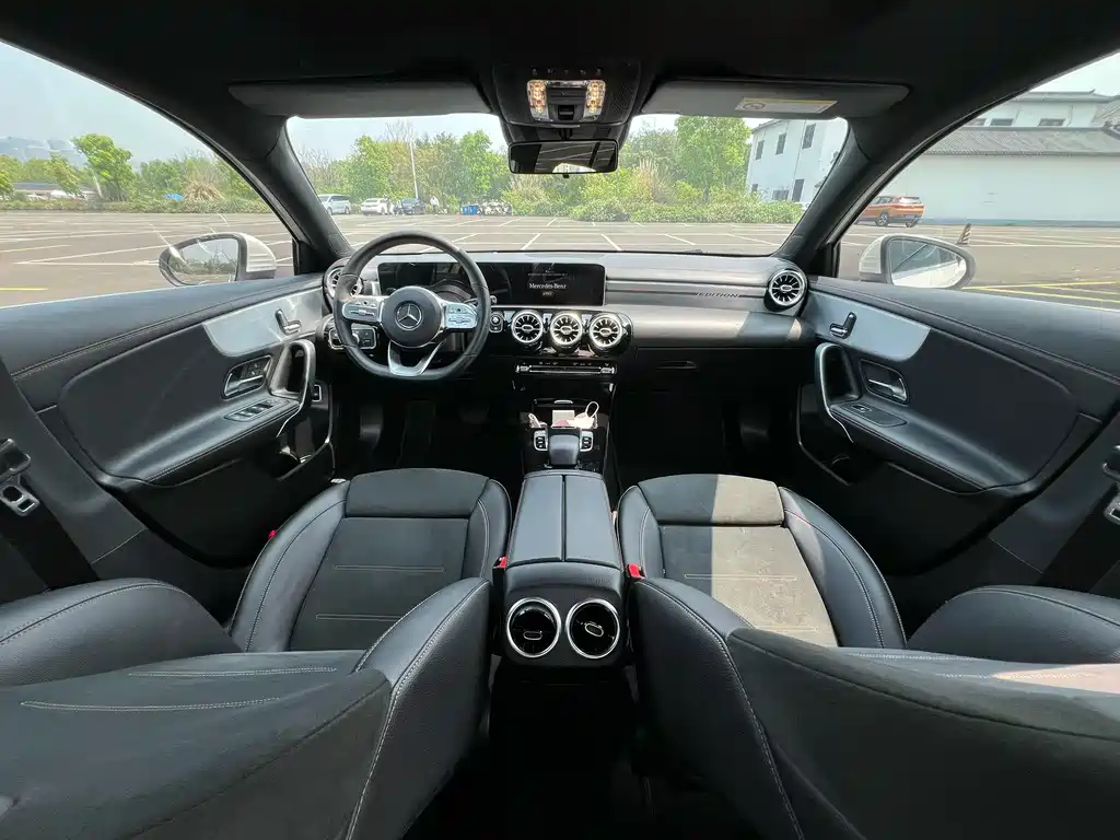 Mercedes-Benz A-Class 2019 — фото 6