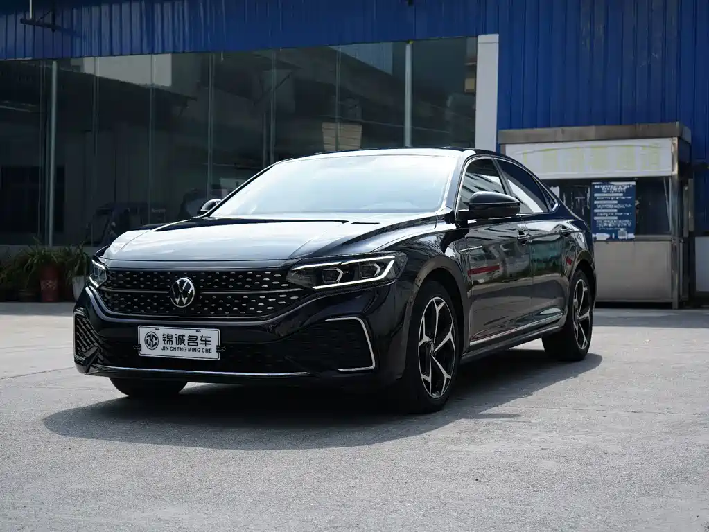 Volkswagen Passat 2023