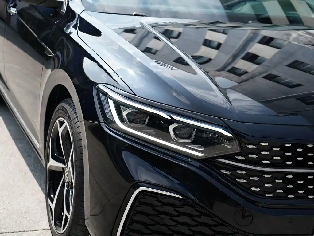 Volkswagen Passat 2023 — фото 10