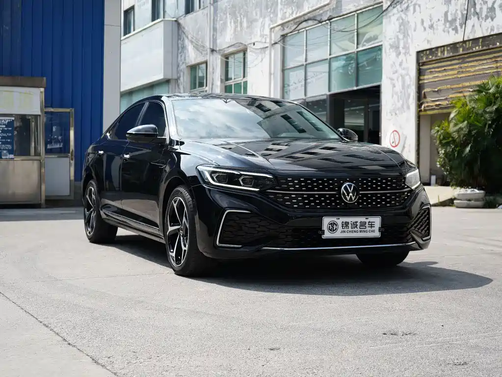 Volkswagen Passat 2023