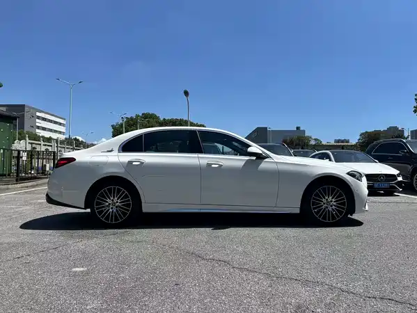 Mercedes-Benz C-Class 2025