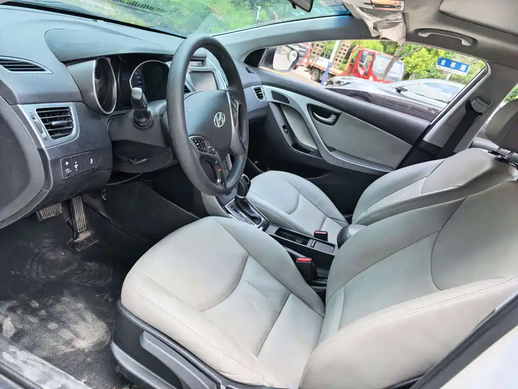 Hyundai Elantra 2017