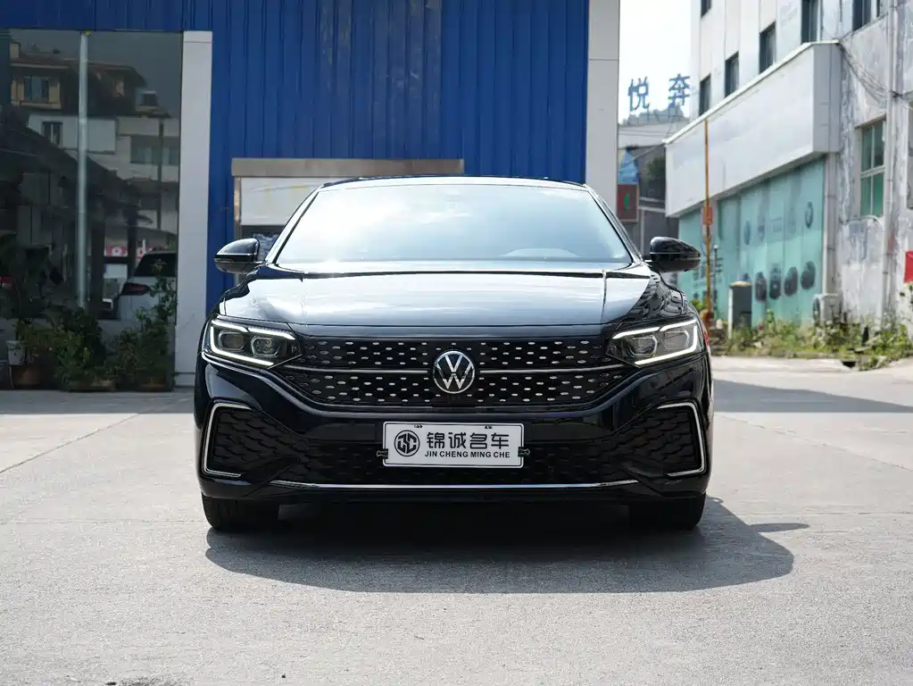Volkswagen Passat 2023