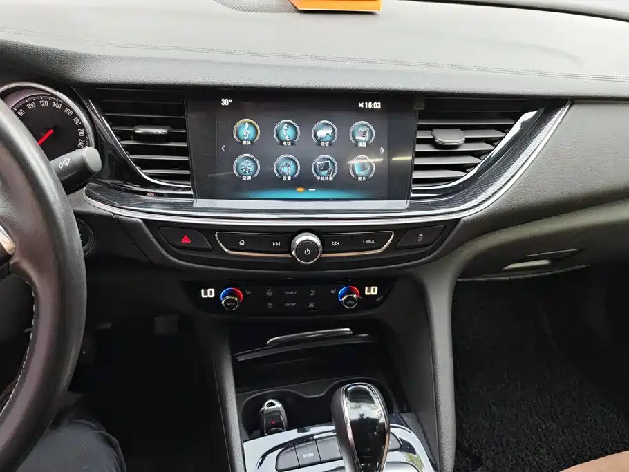 Buick Regal 2019 — фото 13
