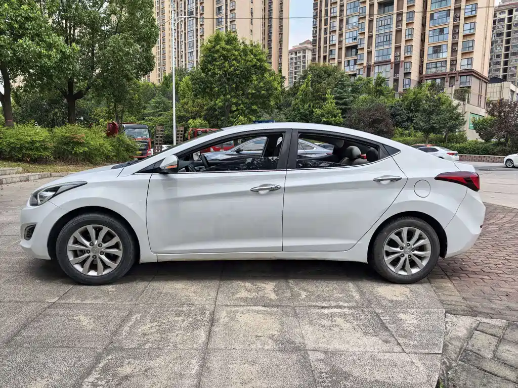 Hyundai Elantra 2017