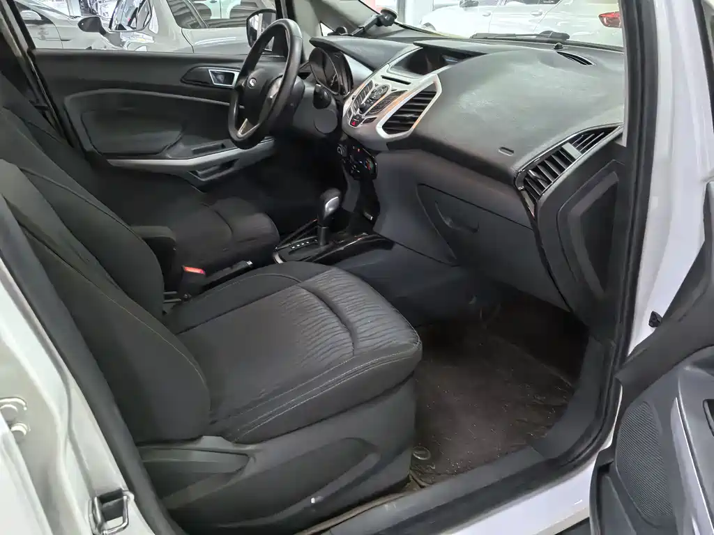 Ford EcoSport 2017 — фото 8