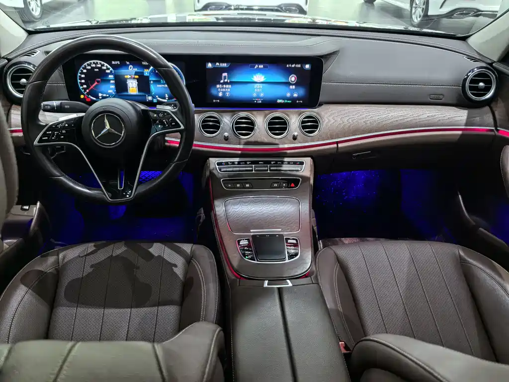Mercedes-Benz E-Class 2023 — фото 8
