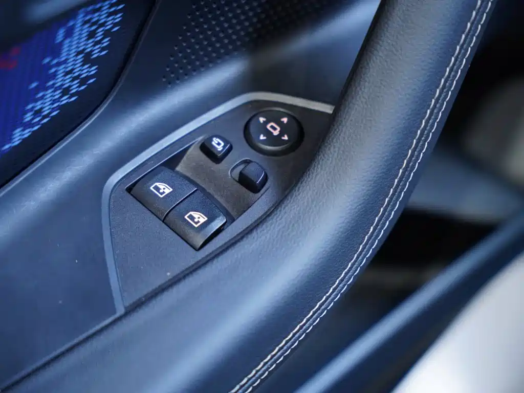 BMW M2 2025 — фото 18