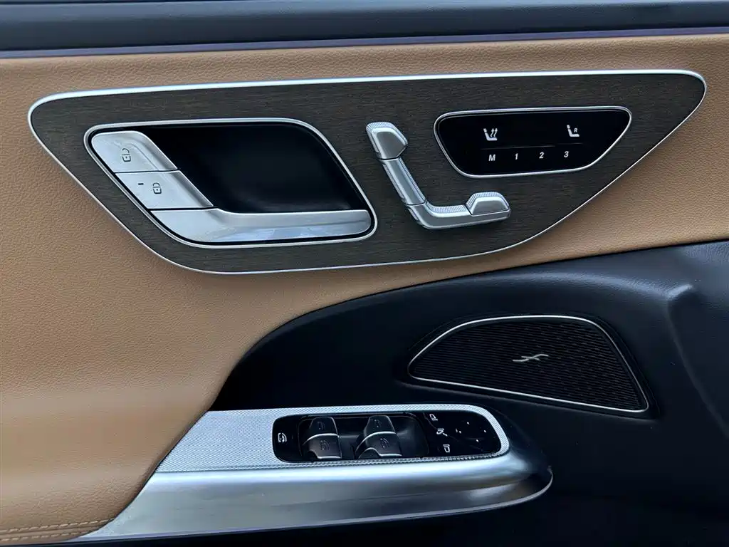 Mercedes-Benz E-Class 2025 — фото 26