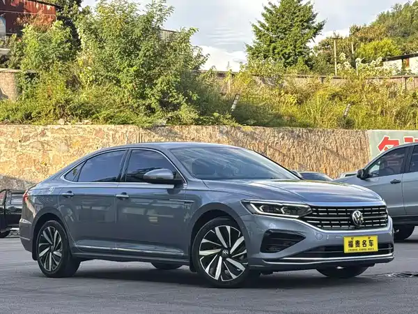 Volkswagen Passat 2022