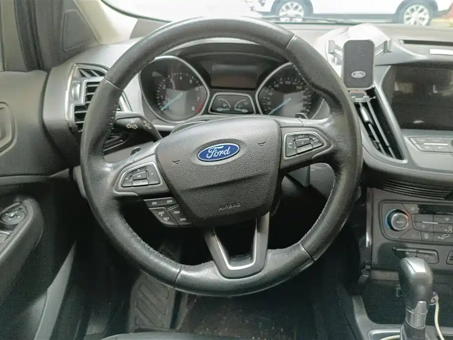Ford Kuga 2017 — фото 15