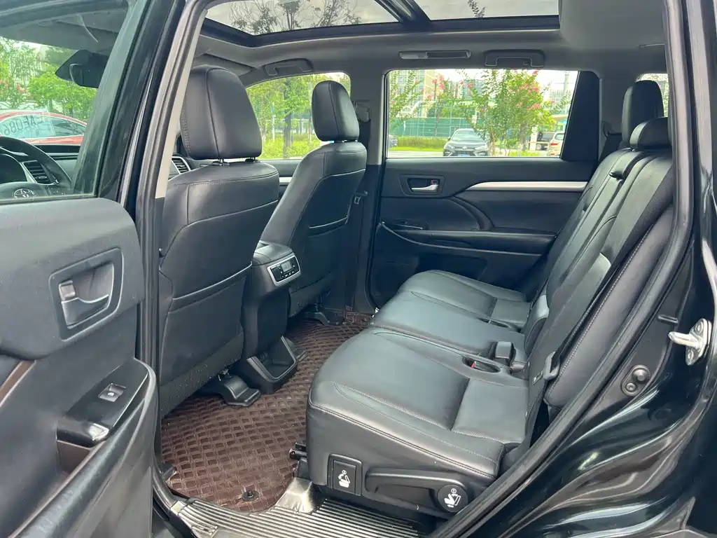 Toyota Highlander 2019 — фото 12