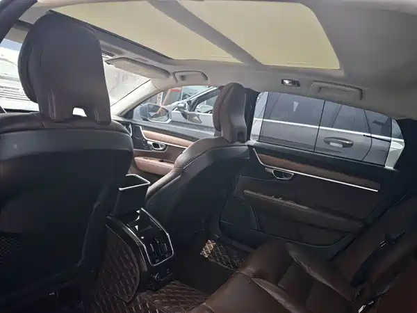 Volvo S90 2019