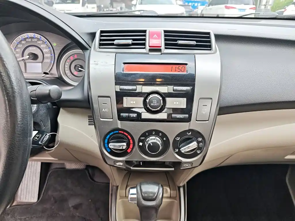 Honda City Classic 2014 — фото 15