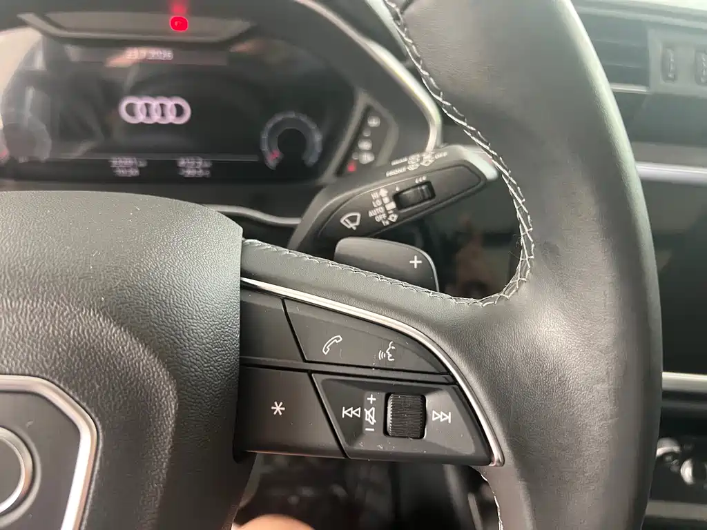 Audi Q3 2023 — фото 11
