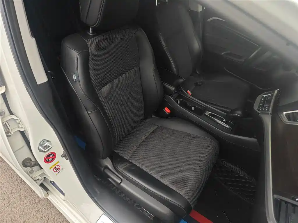 Honda Jade 2016 — фото 25