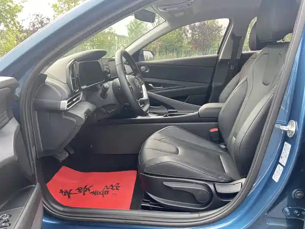 Hyundai Elantra 2022