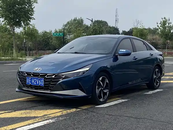 Hyundai Elantra 2022