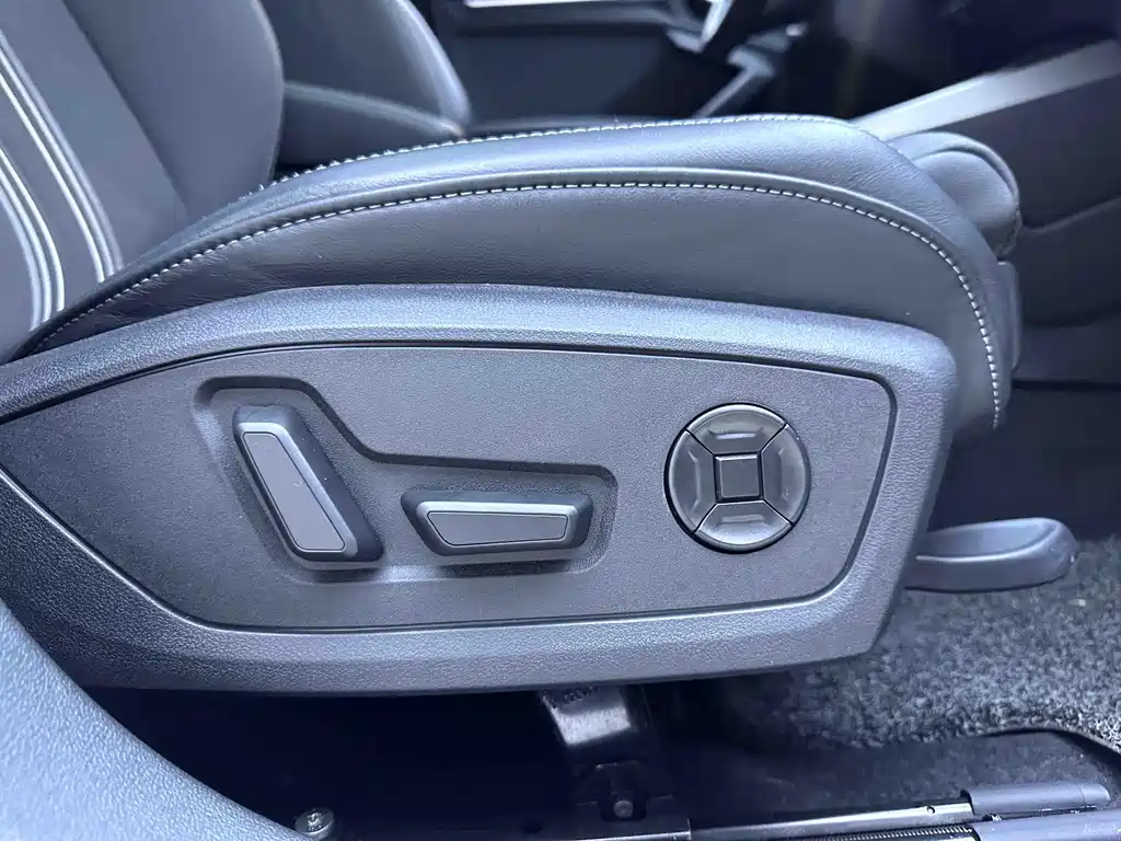 Audi A3 2023 — фото 18
