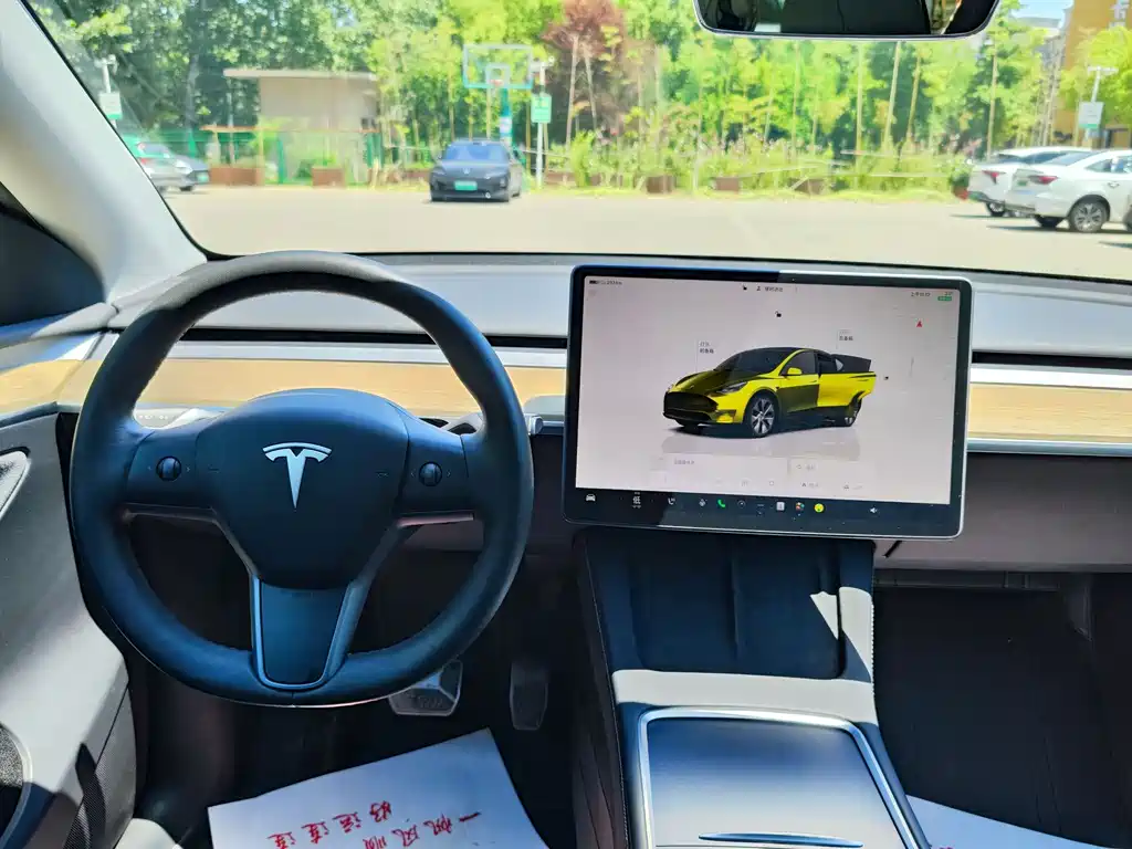 Tesla Model Y 2023 — фото 12
