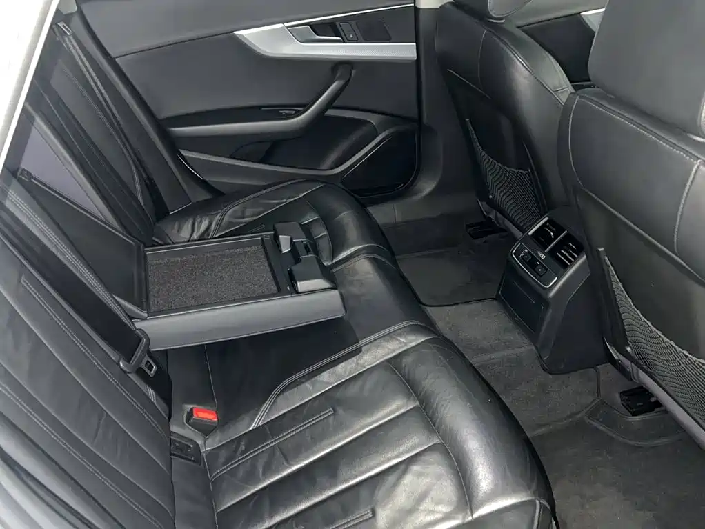 Audi A4L 2017