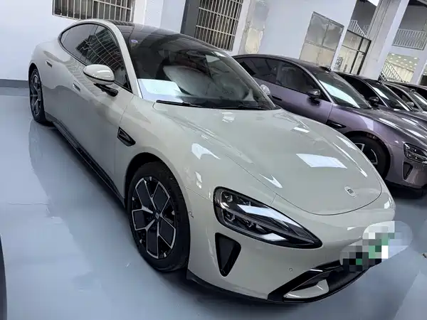 Xiaomi SU7 2025