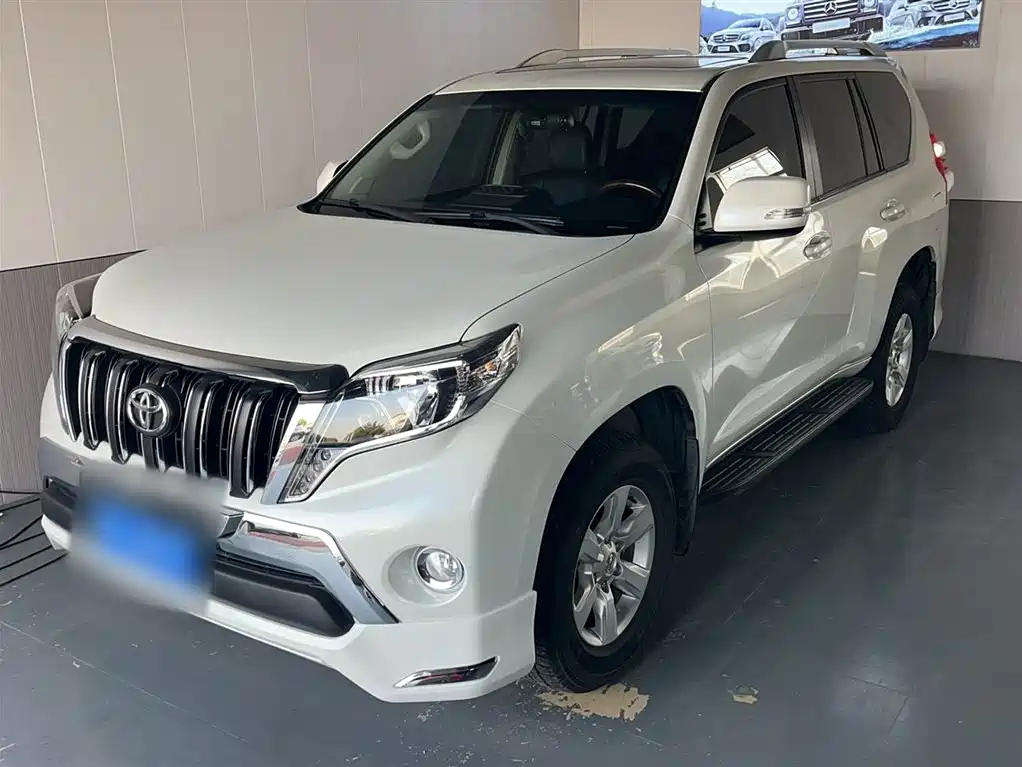 Toyota Prado 2015 — фото 1