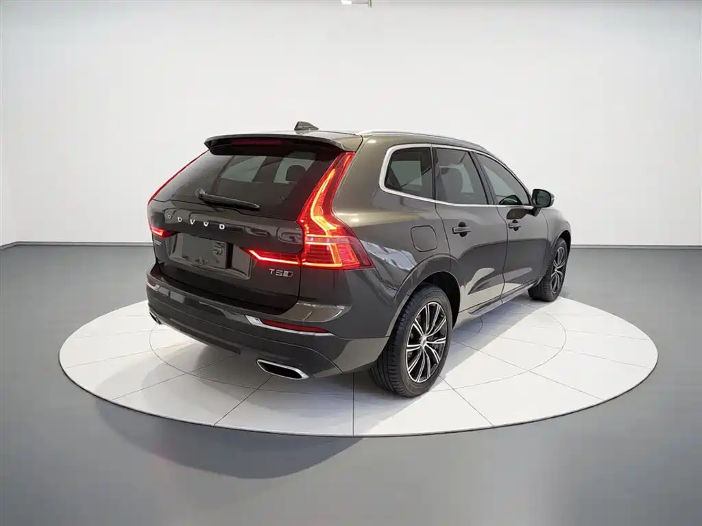 Volvo XC60 2019 — фото 7