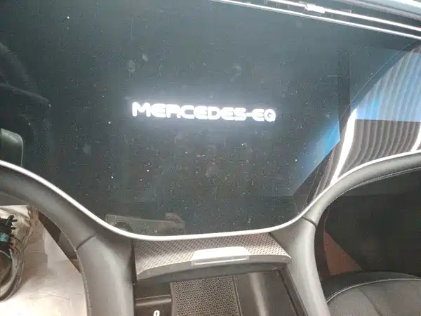 Mercedes-Benz EQE SUV 2025