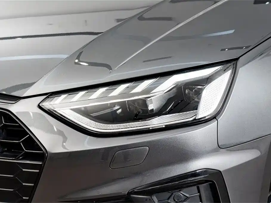 Audi A4L 2023 — фото 4