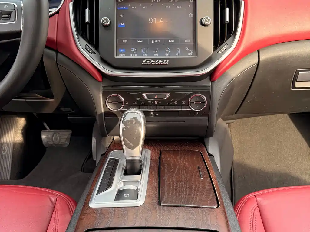 Maserati Ghibli 2015 — фото 14